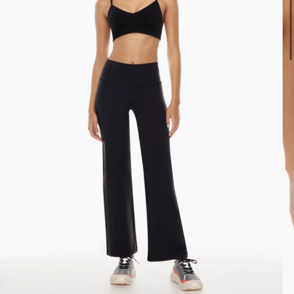 Aritzia TNA Wide Leg leggings